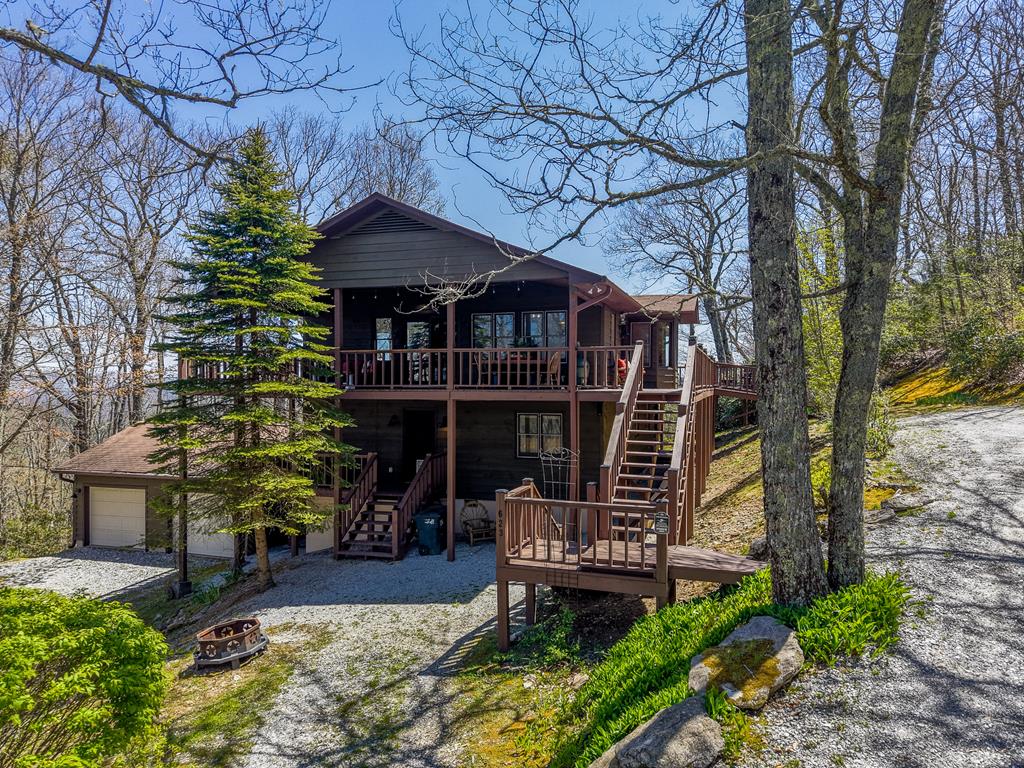 623 Buggy Barn Rd