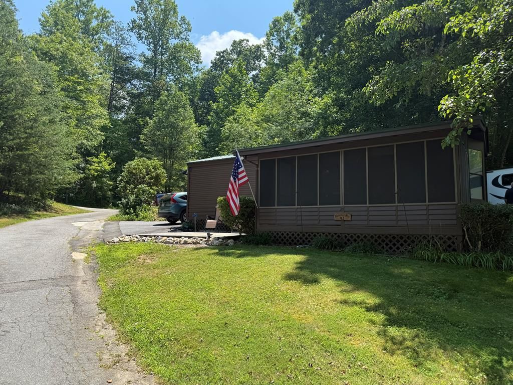 Photo of 42 Hummer Hill, Whittier, NC 28789 (MLS # 26041611)