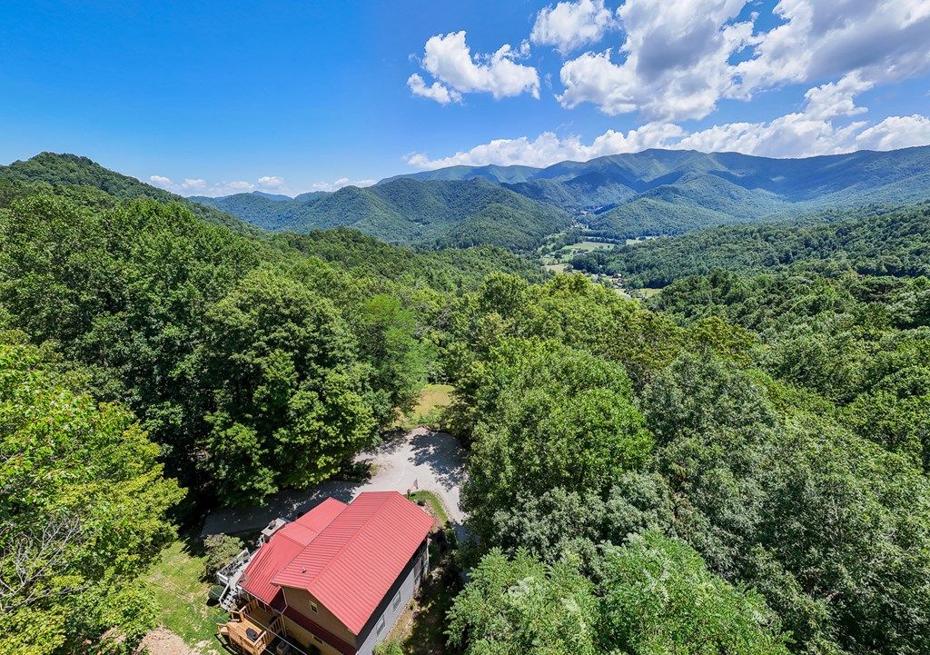 Photo of 146 W. Stecoah Heights, Robbinsville (Graham), NC 28771 (MLS # 26045270)