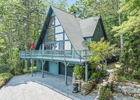 Photo of 350 Quail Ridge Drive, Maggie Valley, NC 28751 (MLS # 26048254)