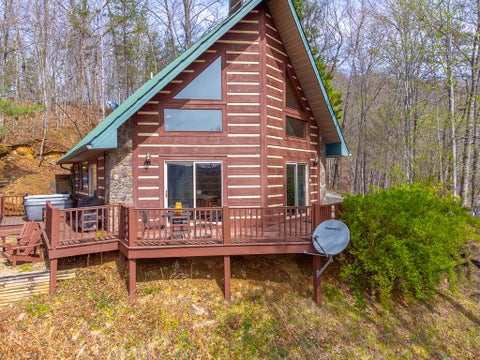 Photo of 183 Ridge Place, Bryson City, NC 28713 (MLS # 26048091)
