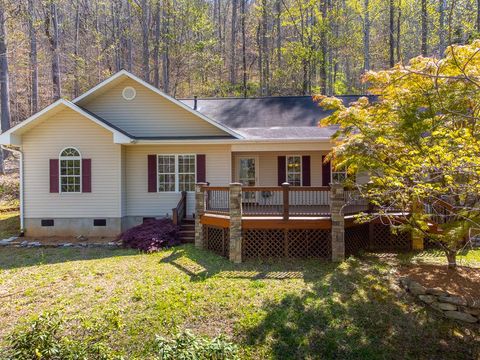 Photo of 605 Toy Cove Rd, Sylva, NC 28779 (MLS # 26046970)
