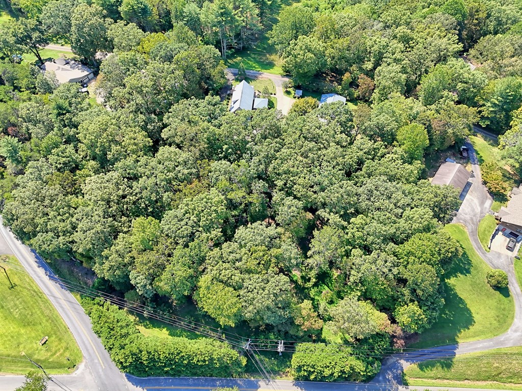 Otto, North Carolina 28763, United States, 3 Bedrooms Bedrooms, ,3 BathroomsBathrooms,Residential,Pending,221118