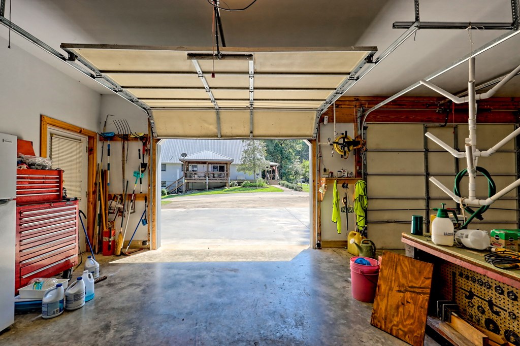 Otto, North Carolina 28763, United States, 3 Bedrooms Bedrooms, ,3 BathroomsBathrooms,Residential,Pending,221118