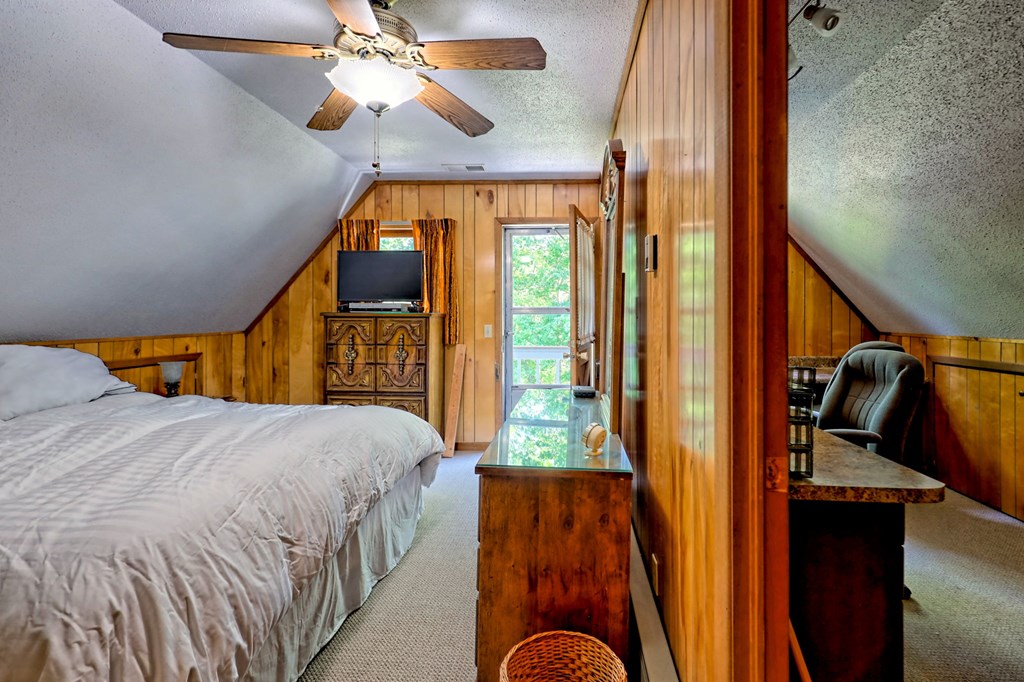 Otto, North Carolina 28763, United States, 3 Bedrooms Bedrooms, ,3 BathroomsBathrooms,Residential,Pending,221118