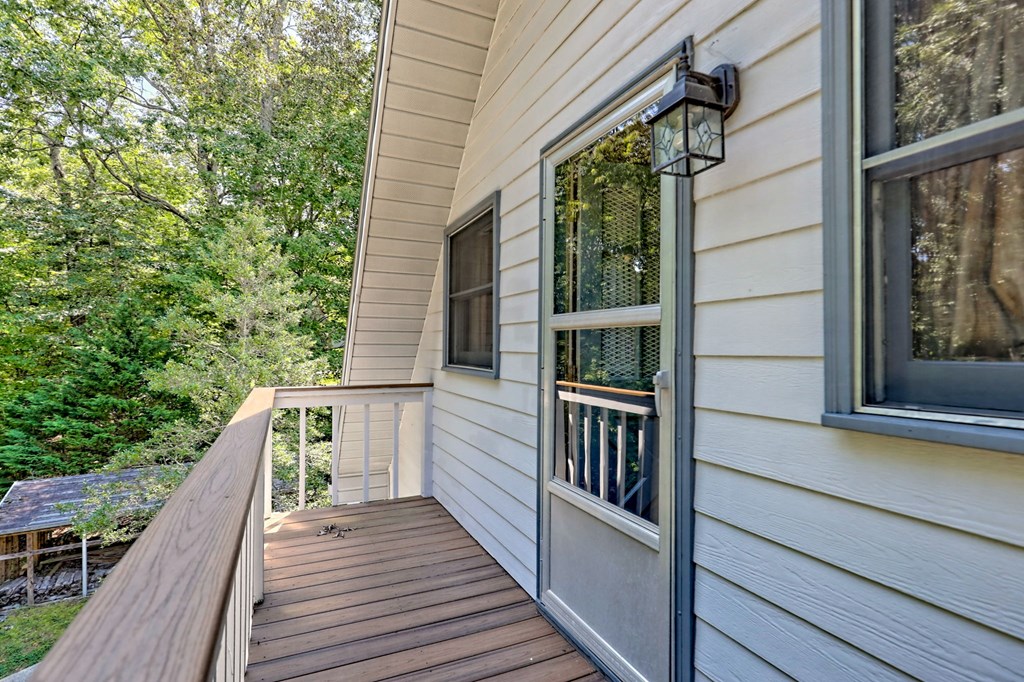 Otto, North Carolina 28763, United States, 3 Bedrooms Bedrooms, ,3 BathroomsBathrooms,Residential,Pending,221118