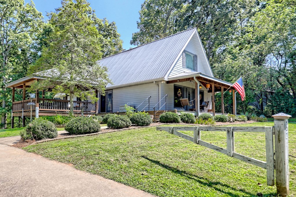 Otto, North Carolina 28763, United States, 3 Bedrooms Bedrooms, ,3 BathroomsBathrooms,Residential,Pending,221118