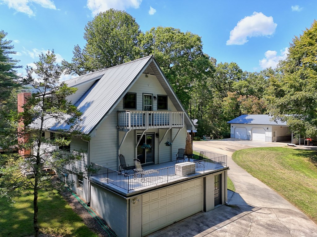 Otto, North Carolina 28763, United States, 3 Bedrooms Bedrooms, ,3 BathroomsBathrooms,Residential,Pending,221118