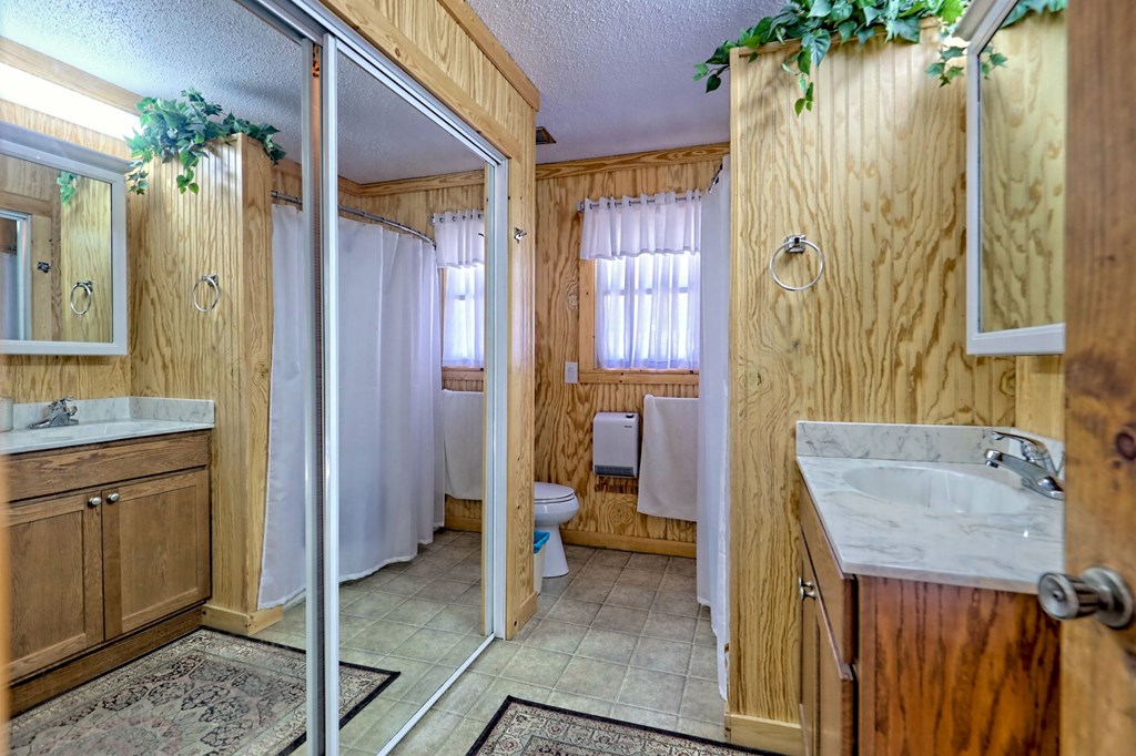 Otto, North Carolina 28763, United States, 3 Bedrooms Bedrooms, ,3 BathroomsBathrooms,Residential,Pending,221118