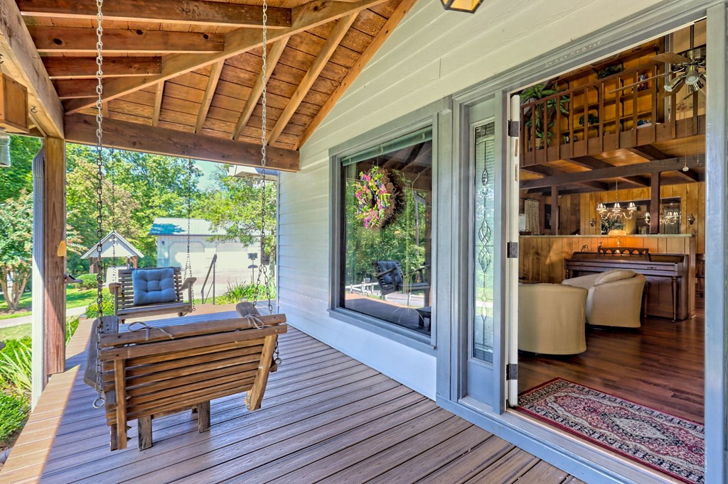 Otto, North Carolina 28763, United States, 3 Bedrooms Bedrooms, ,3 BathroomsBathrooms,Residential,Pending,221118