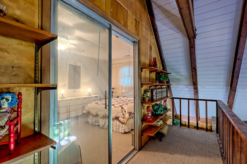 Otto, North Carolina 28763, United States, 3 Bedrooms Bedrooms, ,3 BathroomsBathrooms,Residential,Pending,221118