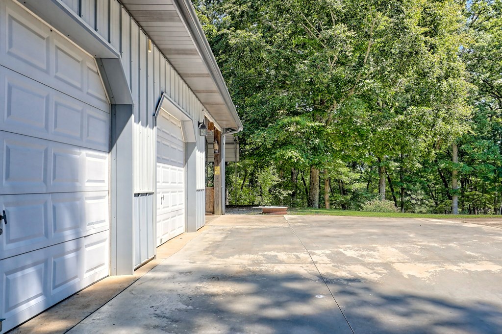 Otto, North Carolina 28763, United States, 3 Bedrooms Bedrooms, ,3 BathroomsBathrooms,Residential,Pending,221118