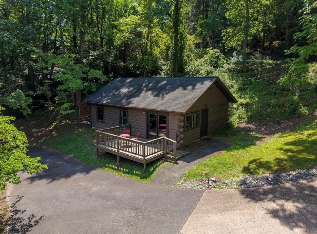 Photo of 1480 S. Country Club Dr, Cullowhee, NC 28723 (MLS # 26047806)