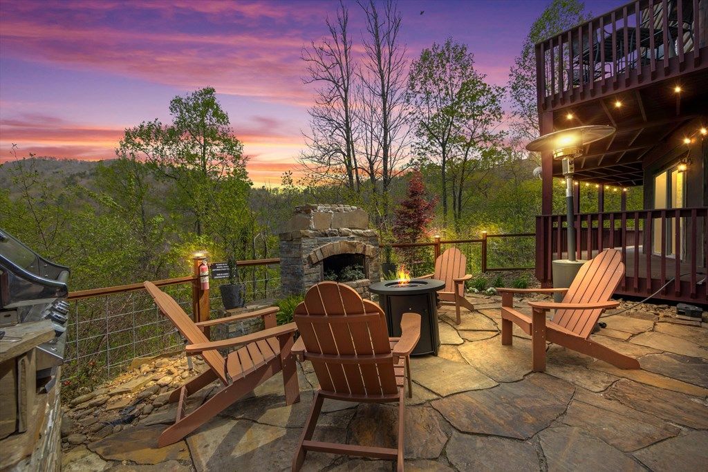 Photo of 356 Walnut Cove Ridge, Bryson City, NC 28713 (MLS # 26046922)