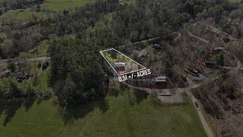 Photo of 18 Whitetail Cove Dr, Franklin, NC 28734 (MLS # 26047235)