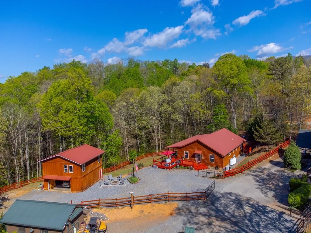 Photo of 30 Sleepy Bear Ridge, Whittier, NC 28789 (MLS # 26047069)