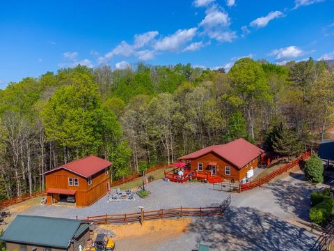 Photo of 30 Sleepy Bear Ridge, Whittier, NC 28789 (MLS # 26047069)