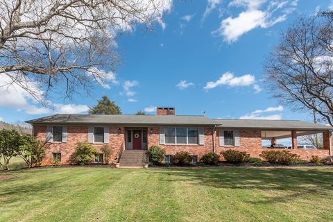 Photo of 39 Green Valley Drive, Franklin, NC 28734 (MLS # 26046641)