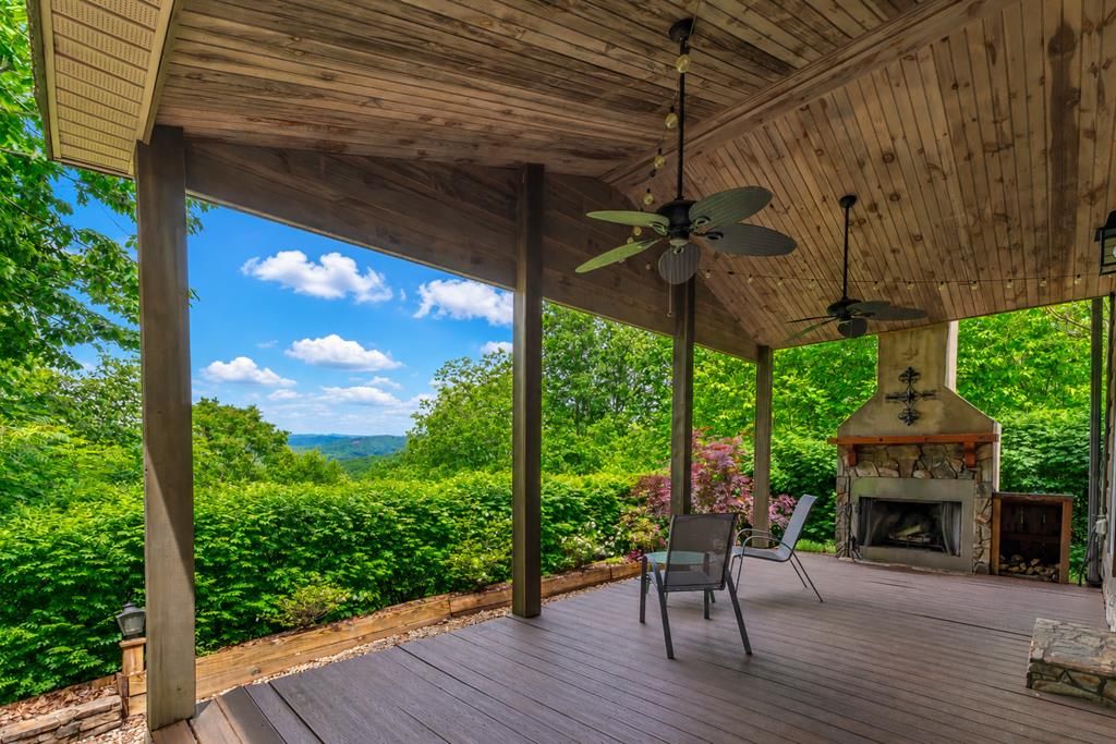 Photo of 438 Palmetto Dr, Sylva, NC 28779 (MLS # 26047170)