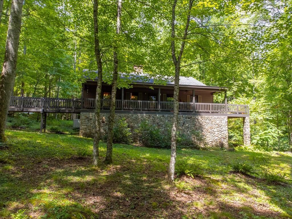 Photo of 1221 Sam Cove, Robbinsville (Graham), NC 28771 (MLS # 26042280)