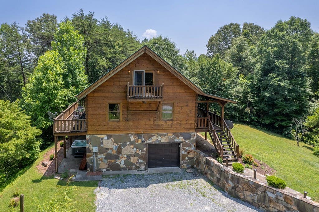 Photo of 1751 Galbraith Crk, Bryson City, NC 28713 (MLS # 26047737)