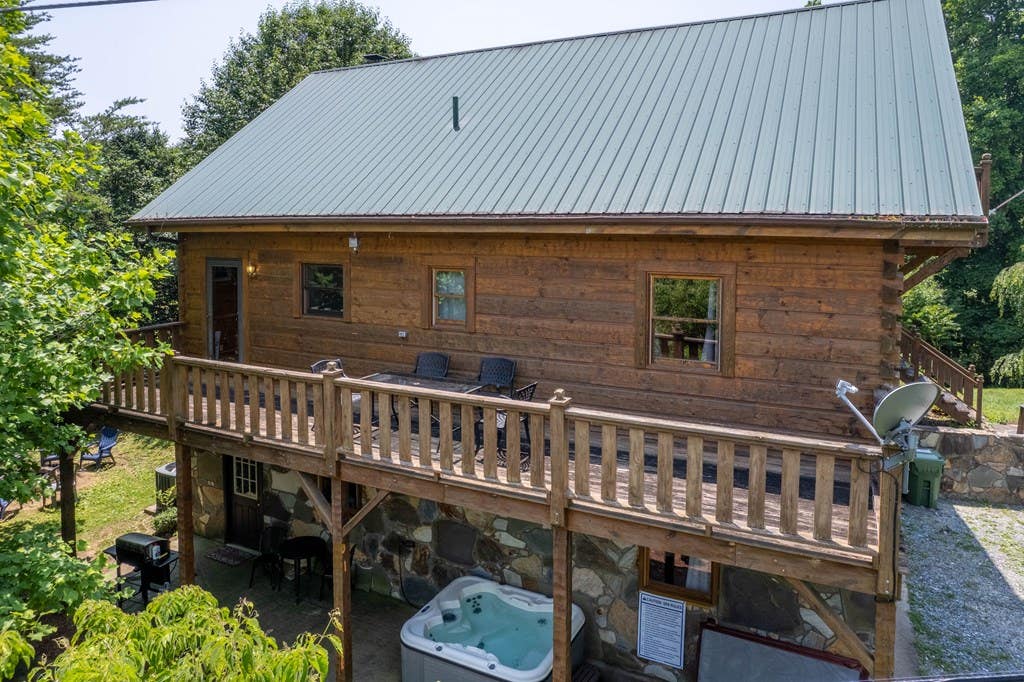 Photo of 1751 Galbraith Crk, Bryson City, NC 28713 (MLS # 26047737)