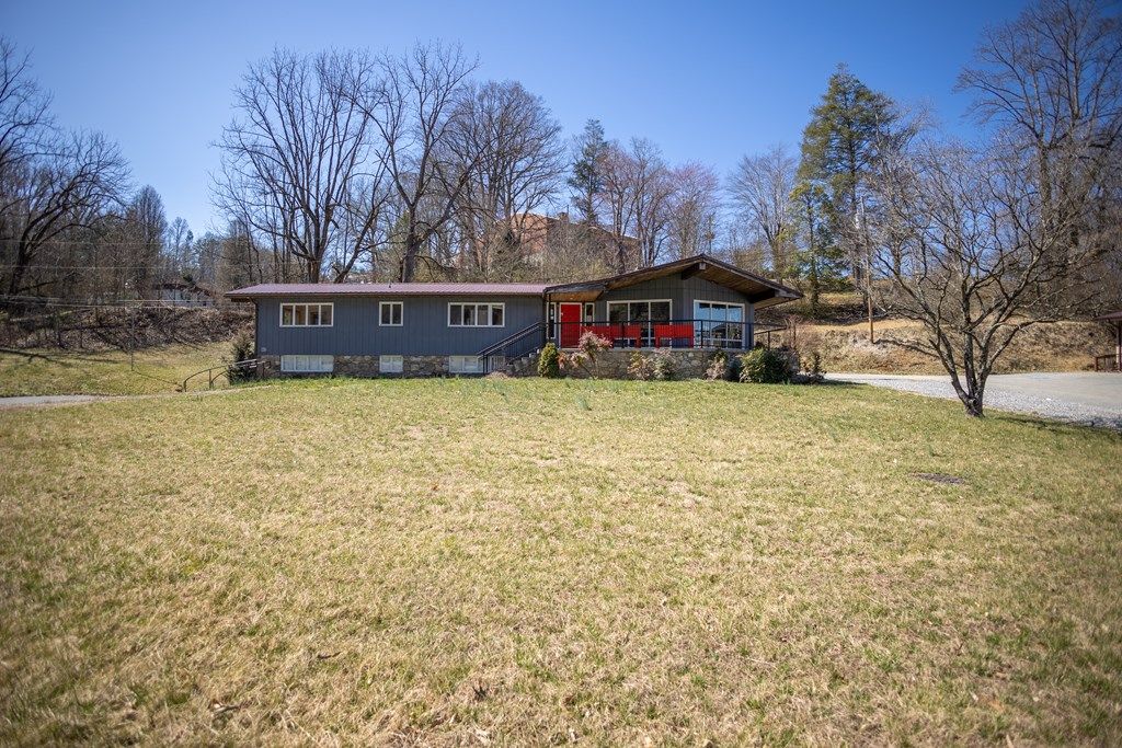 Photo of 120 Veterans Boulevard, Bryson City, NC 28713 (MLS # 26041110)