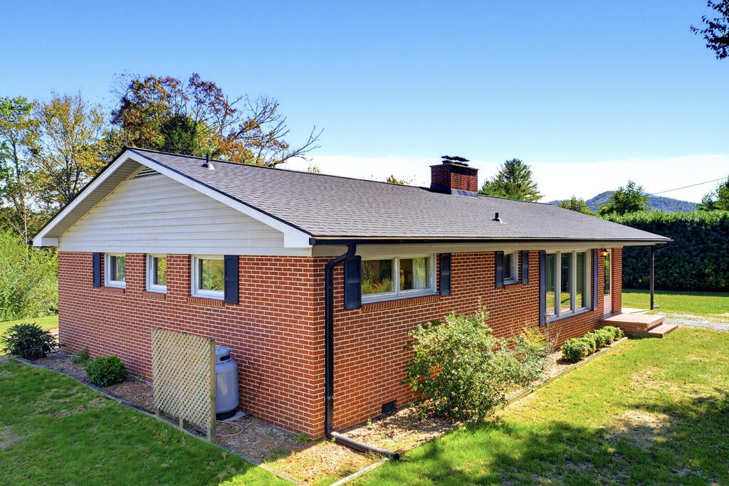 184 Buchanan Loop