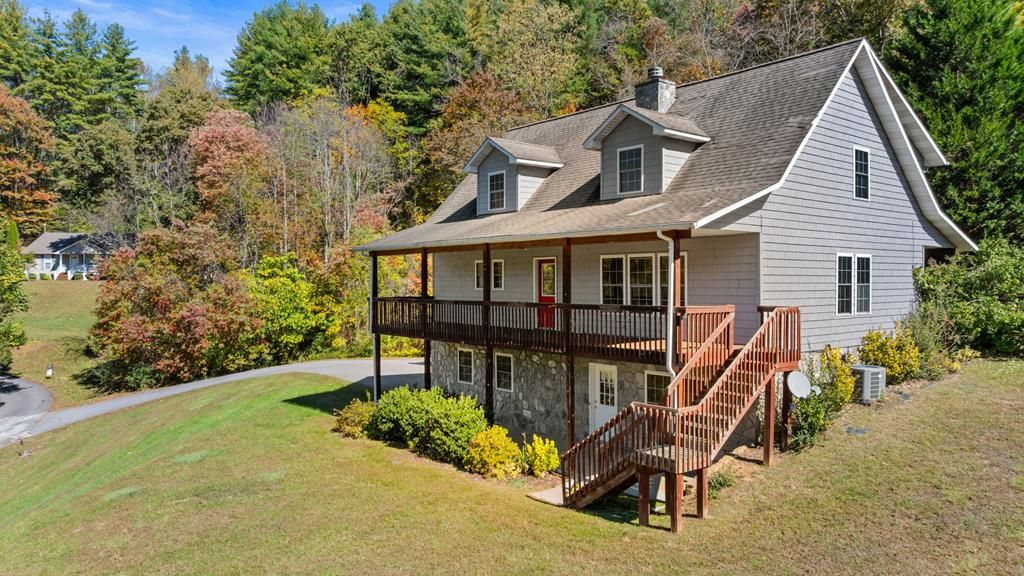 Photo of 44 Ellistone Ct, Sylva, NC 28779 (MLS # 26042502)
