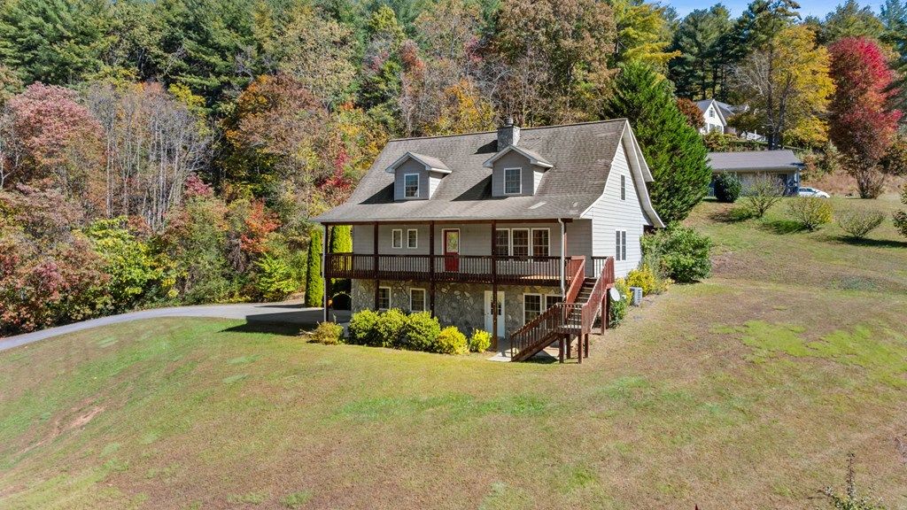 Photo of 44 Ellistone Ct, Sylva, NC 28779 (MLS # 26042502)