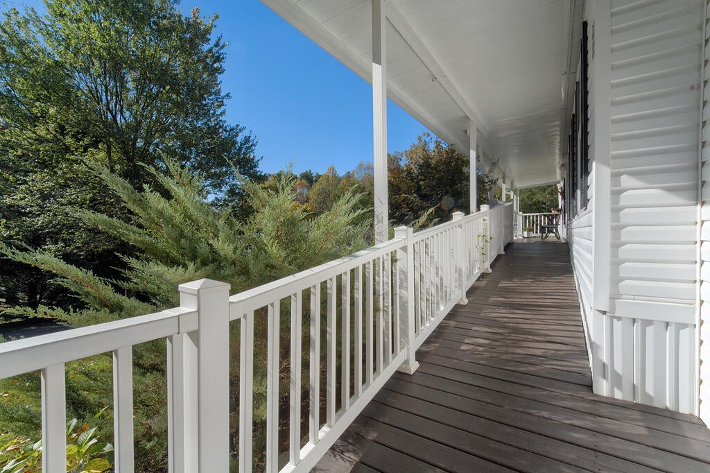 42 Longview Ln