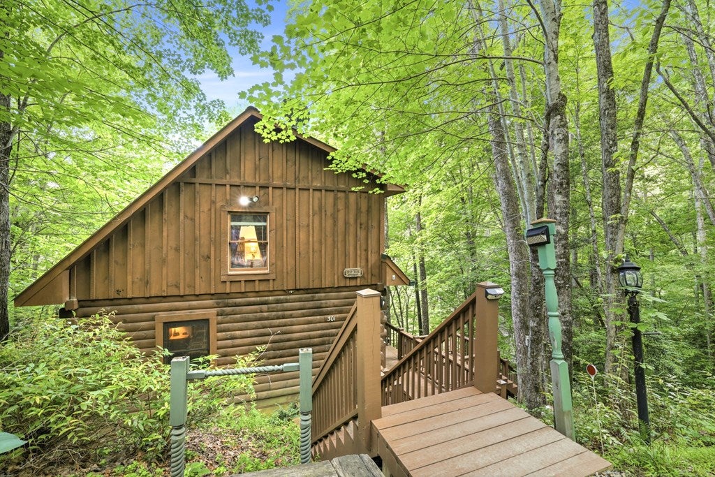 Photo of 301 Bailey Avenue, Bryson City, NC 28713 (MLS # 26047451)