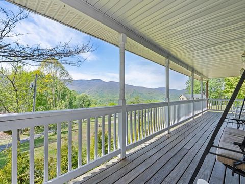 Photo of 831 Red Bank Rd, Waynesville, NC 28786 (MLS # 26047117)
