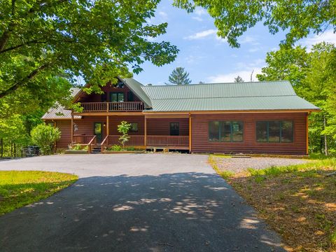 Photo of 617 Barlow Fields Dr, Hayesville, NC 28904 (MLS # 26047281)