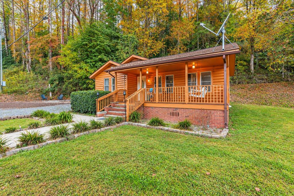 Photo of 4161 Ela Rd, Bryson City, NC 28713 (MLS # 26048723)