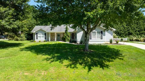 Photo of 403 West Coventry DR, Franklin, NC 28734 (MLS # 26048274)