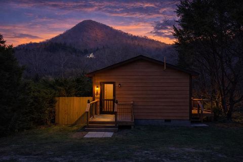 Photo of 2950 River Rd, Franklin, NC 28734 (MLS # 26046821)