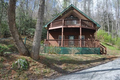 Photo of 32 Hidden Creek Est, Sylva, NC 28779 (MLS # 26042654)