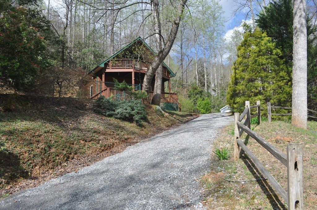 Photo of 32 Hidden Creek Est, Sylva, NC 28779 (MLS # 26042654)