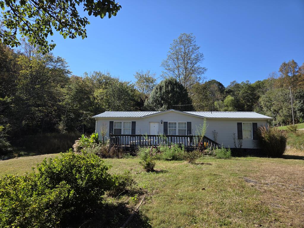 Photo of 117 Nakoma Place, Whittier, NC 28789 (MLS # 26048793)