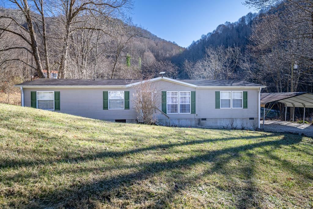 Photo of 54 Clover Field Road, Bryson City, NC 28713 (MLS # 26042887)