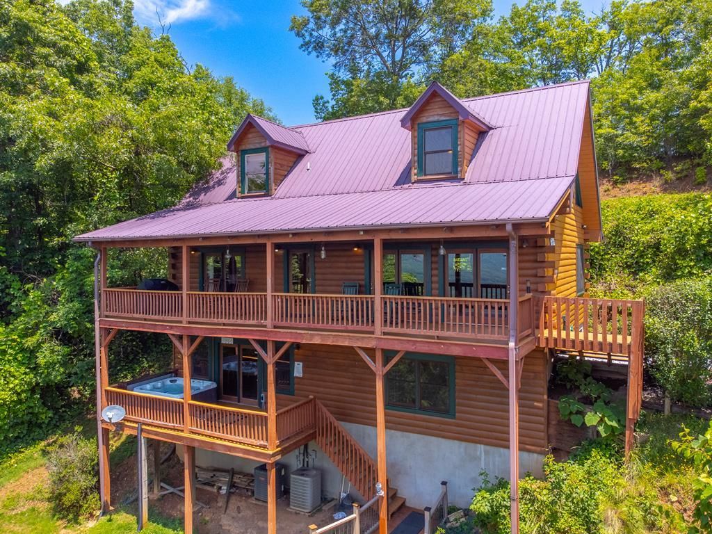 Photo of 561 Signal Ridge, Sylva, NC 28779 (MLS # 26042938)