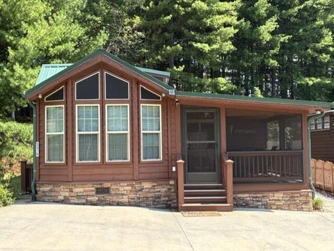 Photo of 374 Thumpers Trl, Franklin, NC 28734 (MLS # 26048388)