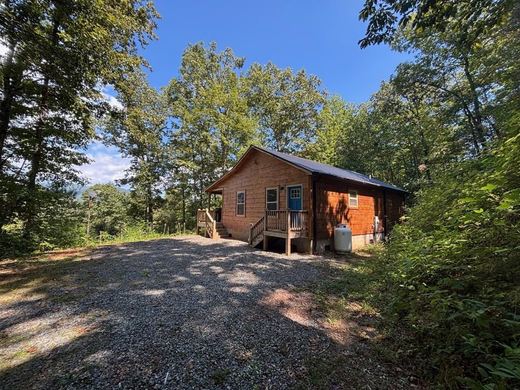Photo of 261 Holley Mountain Top Rd, Whittier, NC 28789 (MLS # 26042304)
