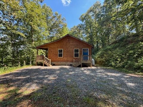 Photo of 261 Holley Mountain Top Rd, Whittier, NC 28789 (MLS # 26042304)