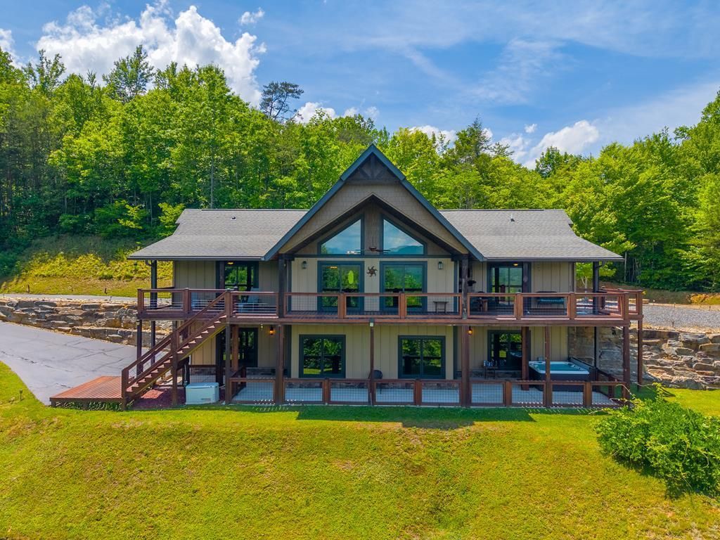 Photo of 346 Torwood LN, Whittier, NC 28789 (MLS # 26047383)