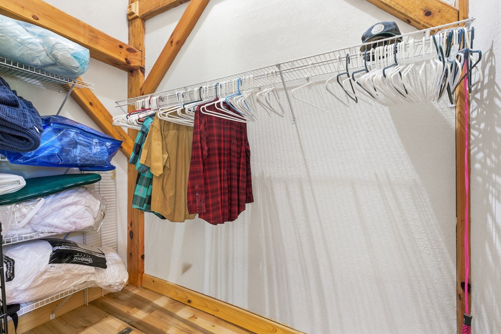 Scaly Mountain, North Carolina 28775, United States, 4 Bedrooms Bedrooms, ,4 BathroomsBathrooms,Residential,Active,228512