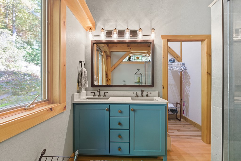 Scaly Mountain, North Carolina 28775, United States, 4 Bedrooms Bedrooms, ,4 BathroomsBathrooms,Residential,Active,228512