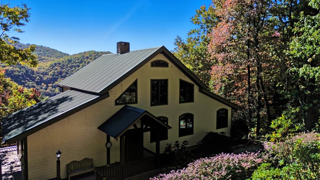 Scaly Mountain, North Carolina 28775, United States, 4 Bedrooms Bedrooms, ,4 BathroomsBathrooms,Residential,Active,228512 Scaly Mountain, North Carolina 28775, United States, 4 Bedrooms Bedrooms, ,4 BathroomsBathrooms,Residential,Active,228512