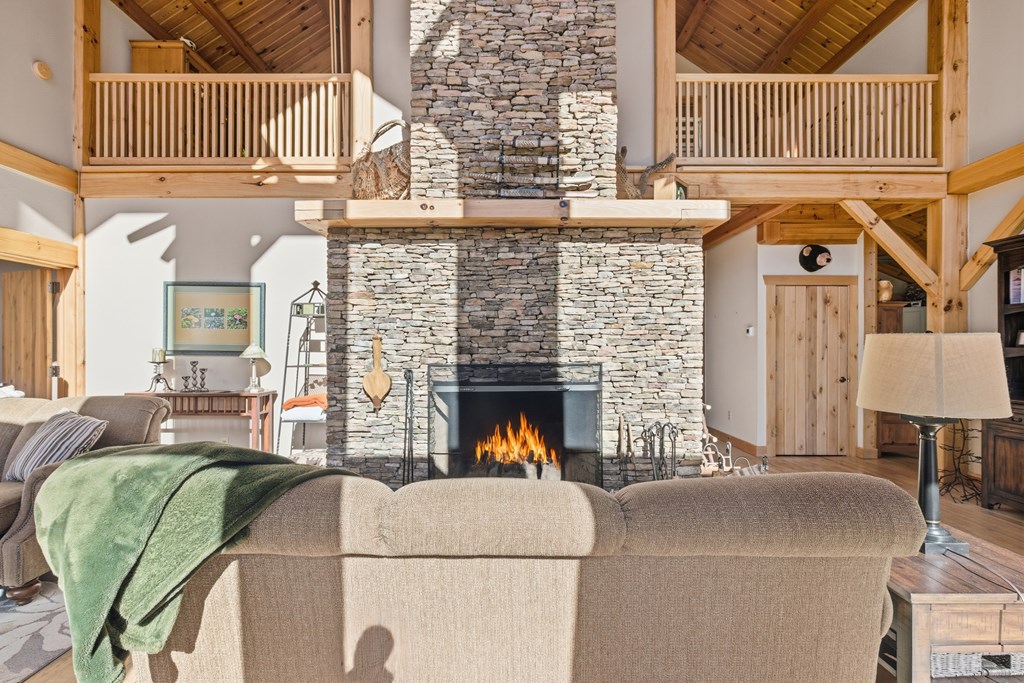 Scaly Mountain, North Carolina 28775, United States, 4 Bedrooms Bedrooms, ,4 BathroomsBathrooms,Residential,Active,228512